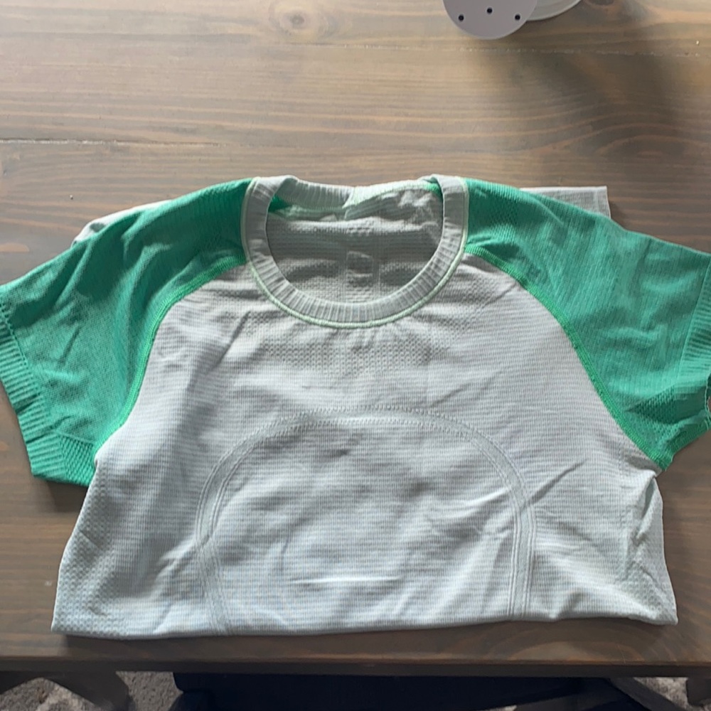 Lulu lemon Tee